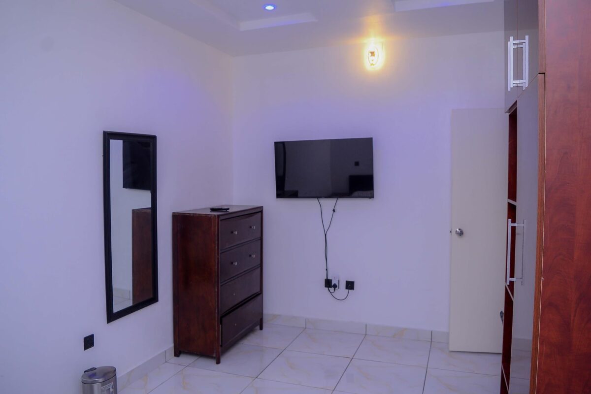 SISIMI'S SUITE